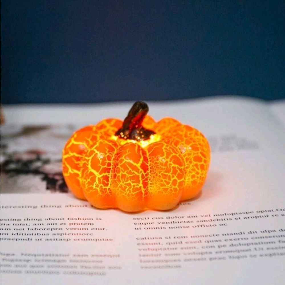 MiniĀ PumpkināšāDecorativeāLight - Picture 3 of 5